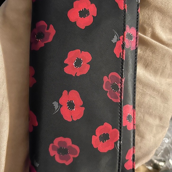 Kate Spade Poppyflower wallet. Beautiful inside and out! No callouts whatsoever. - Picture 1 of 4